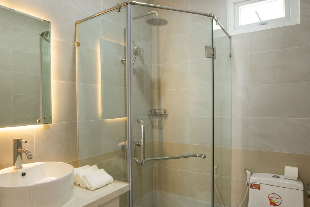 BATHROOM(1)